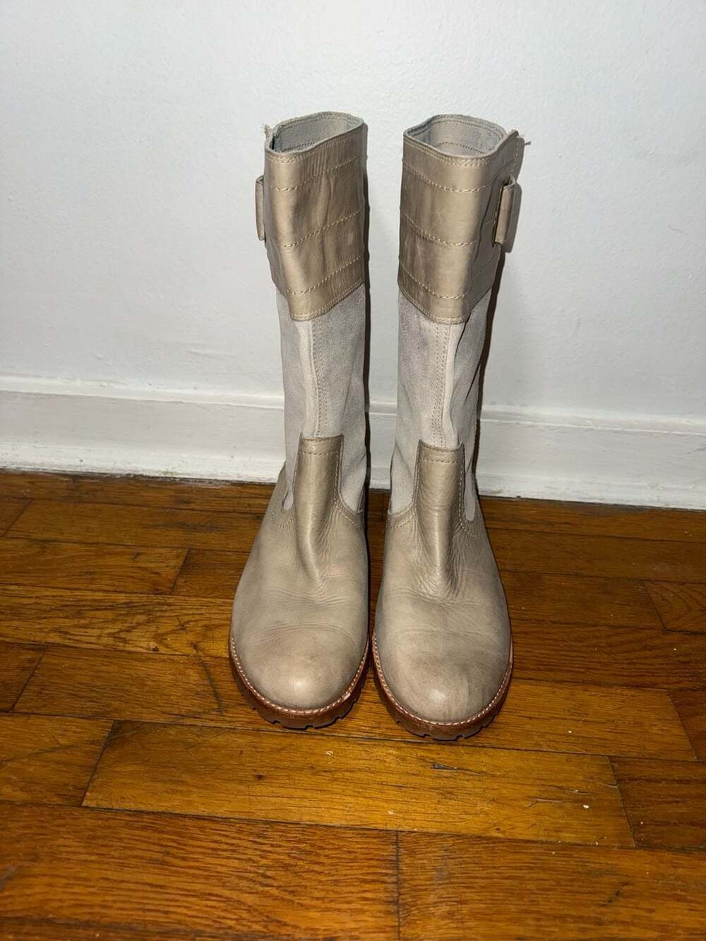 Timberland Boots Size 11M Beige Leather Suede